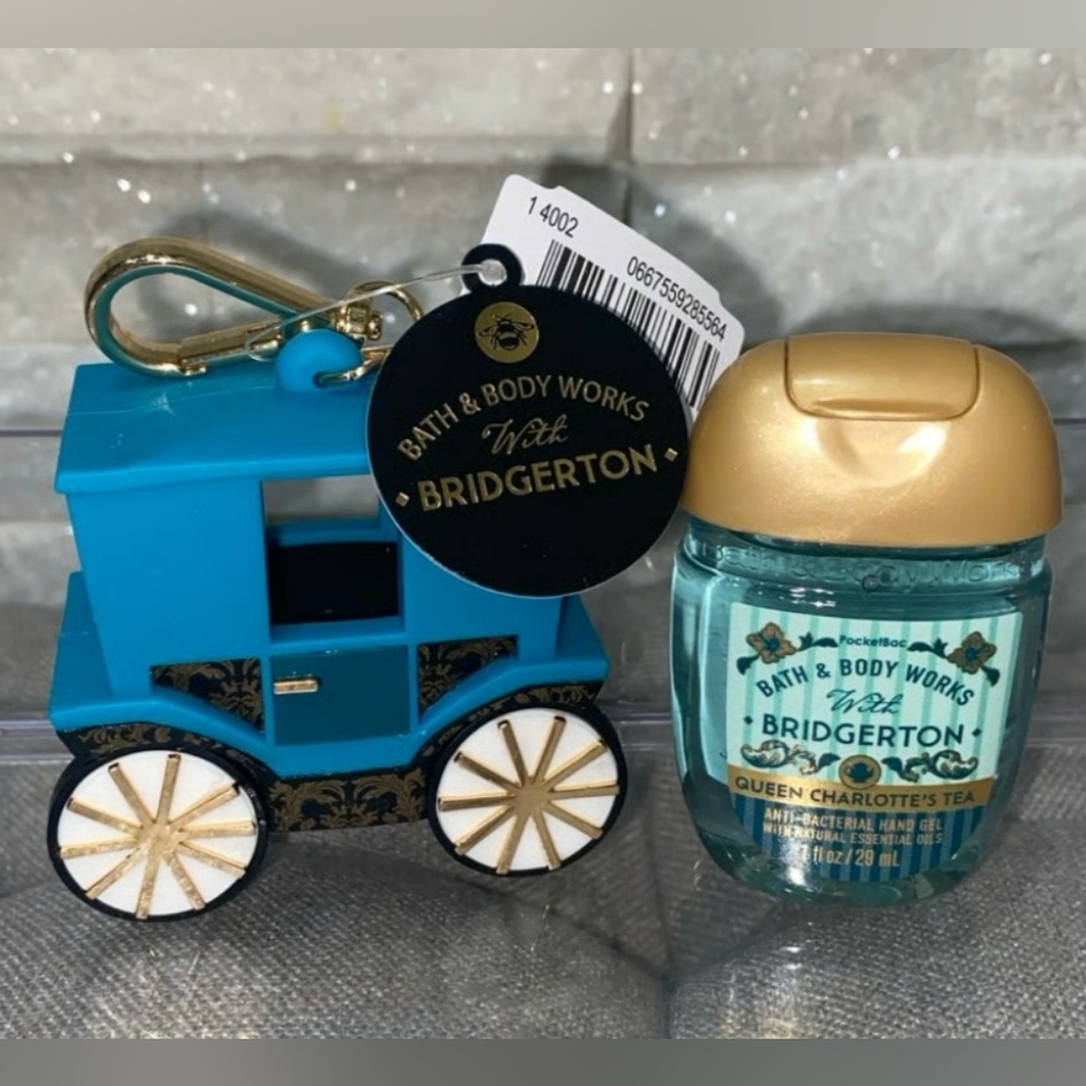 Bath & Body Works Bridgerton Fancy Carriage Pocketbac Holder & Sanitizer NWT
